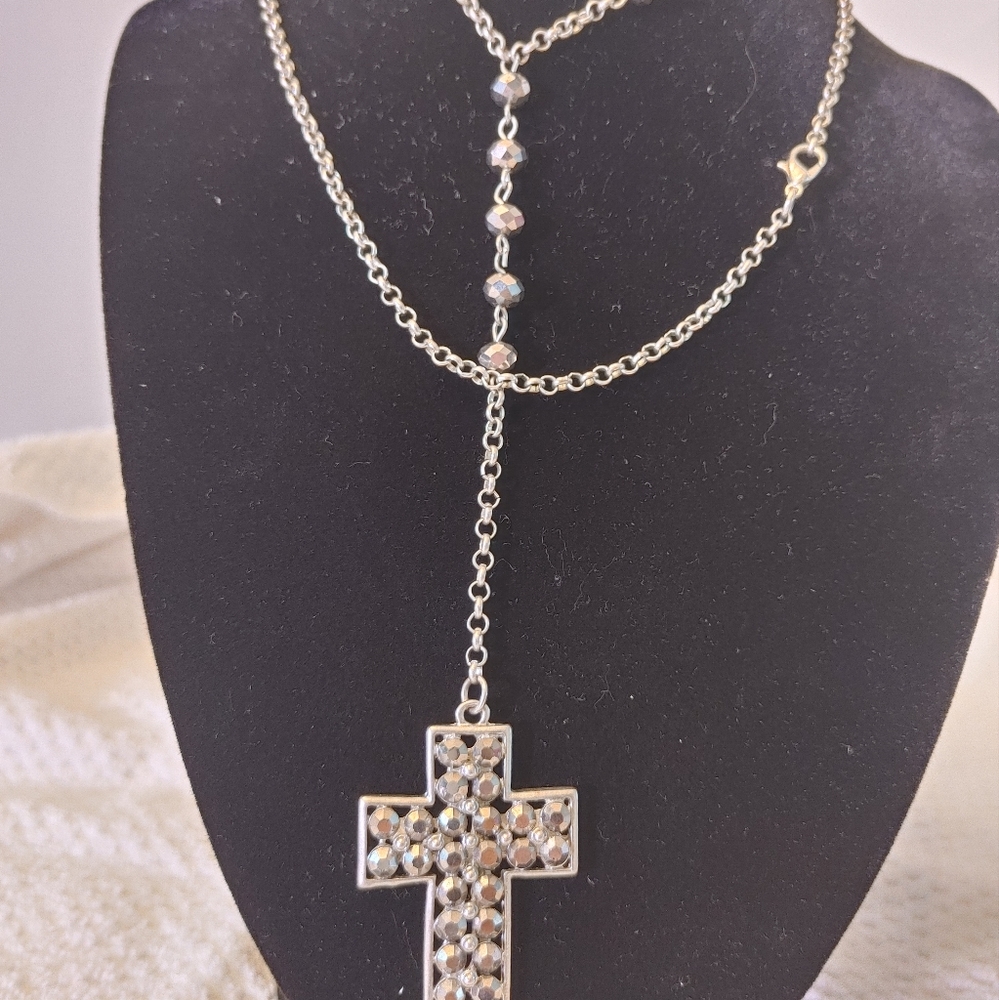 Cross beaded necklace